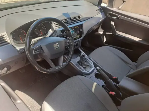 SEAT Arona 2018 - 14990 EUR, 93000 km - AUTO.MOTO.pt - 93000km - foto 8 de 12