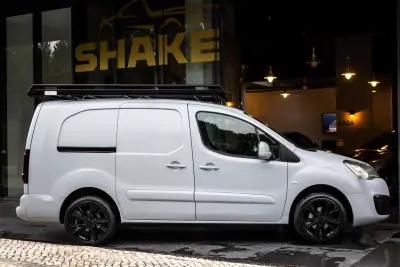 Citroën BERLINGO VAN XL 1.5 BLUE HDI 3 LUGARES 2018 - 13750 EUR, 221395 km - AUTO.MOTO.pt - 221395km - foto 5 de 35