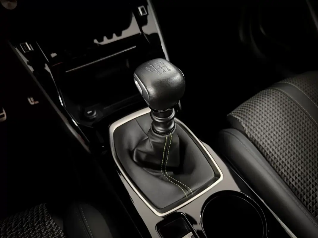 Peugeot 2008 2020 - 15990 EUR, 67000 km - AUTO.MOTO.pt - 67000km - foto 42 de 61