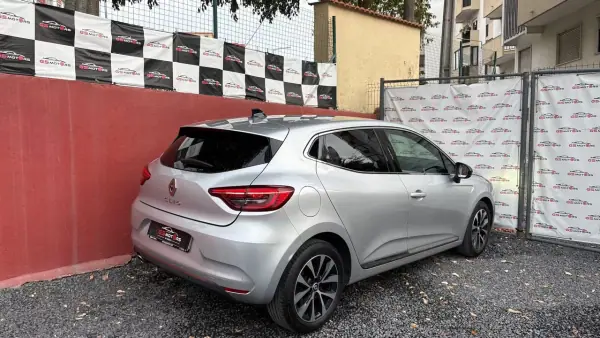 Renault Clio 2023 - 14500 EUR, 79000 km - AUTO.MOTO.pt - 79000km - foto 6 de 12