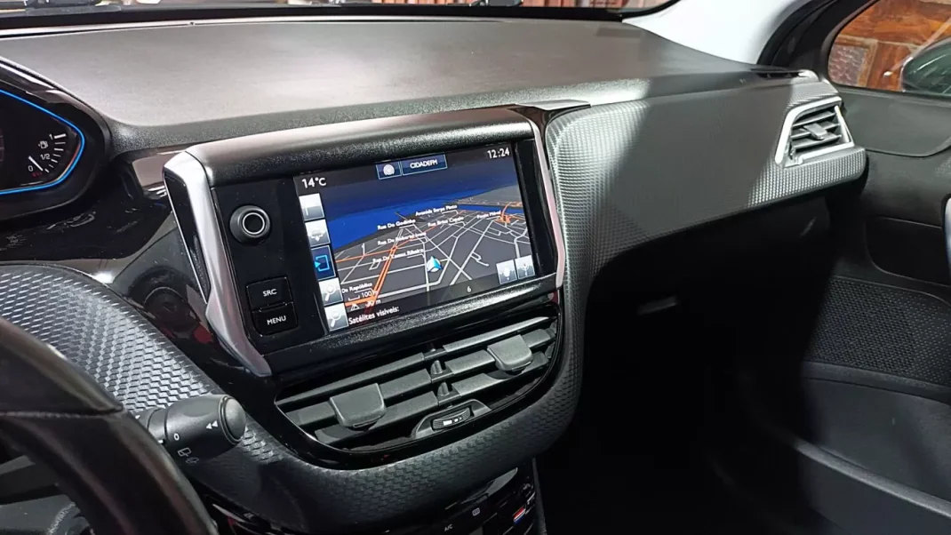 Peugeot 2008 2016 - 13750 EUR, 44423 km - AUTO.MOTO.pt - 44423km - foto 28 de 58