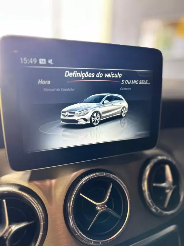 Mercedes-Benz CLA 220 2017 - 22500 EUR, 209125 km - AUTO.MOTO.pt - 209125km - foto 27 de 33
