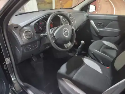 Dacia Sandero 2015 - 12900 EUR, 116000 km - AUTO.MOTO.pt - 116000km - foto 6 de 16