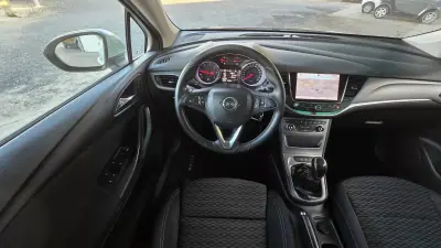Opel Astra Sports Tourer 2017 - 11800 EUR, 141359 km - 141359km - foto 12 de 21