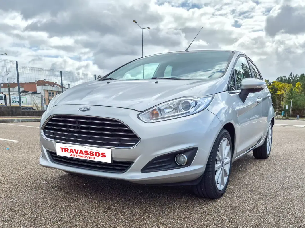 Ford Fiesta 2016 - 9800 EUR, 81688 km - AUTO.MOTO.pt - 81688km - foto 1 de 7