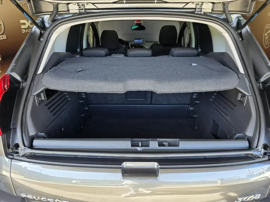 Peugeot 3008 2010 - 7990 EUR, 220000 km - AUTO.MOTO.pt - 220000km - foto 11 de 20