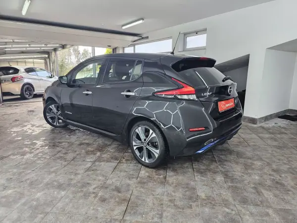 Nissan Leaf 2019 - 19500 EUR, 25097 km - AUTO.MOTO.pt - 25097km - foto 9 de 41