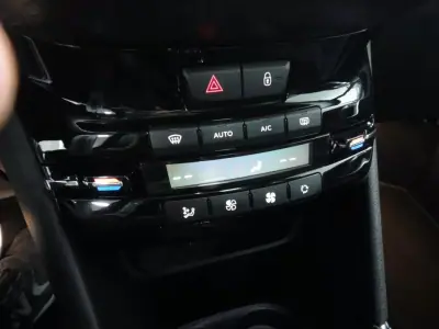 Peugeot 2008 2019 - 11250 EUR, 90000 km - AUTO.MOTO.pt - 90000km - foto 32 de 32