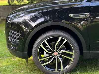 Jaguar E-Pace 2018 - 29750 EUR, 77000 km - AUTO.MOTO.pt - 77000km - foto 11 de 53