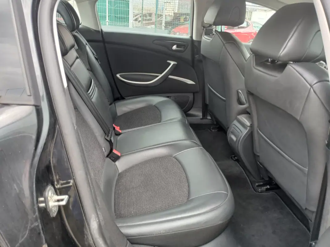 Citroën C5 2011 - 8750 EUR, 138522 km - AUTO.MOTO.pt - 138522km - foto 21 de 27