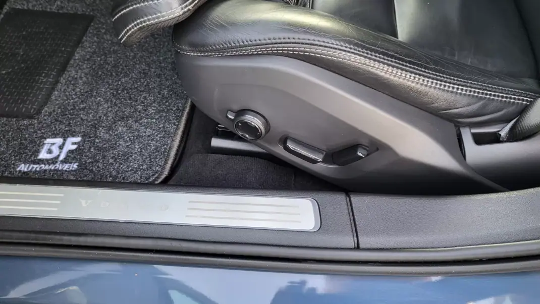 Volvo S90 2017 - 16900 EUR, 292100 km - 292100km - foto 29 de 44