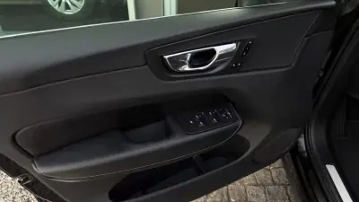 Volvo XC 60 2020 - 34999 EUR, 59321 km - AUTO.MOTO.pt - 59321km - foto 29 de 38