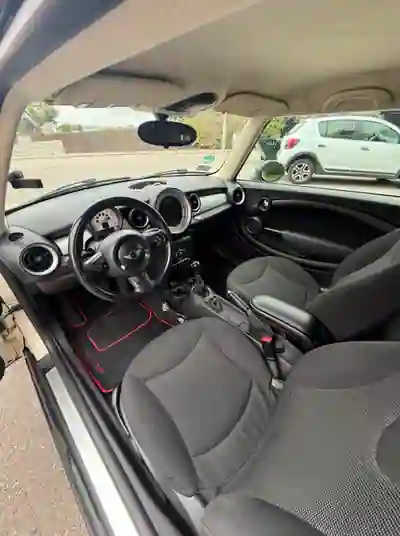 MINI Cooper 2013 - 7100 EUR, 250000 km - AUTO.MOTO.pt - 250000km - foto 2 de 8