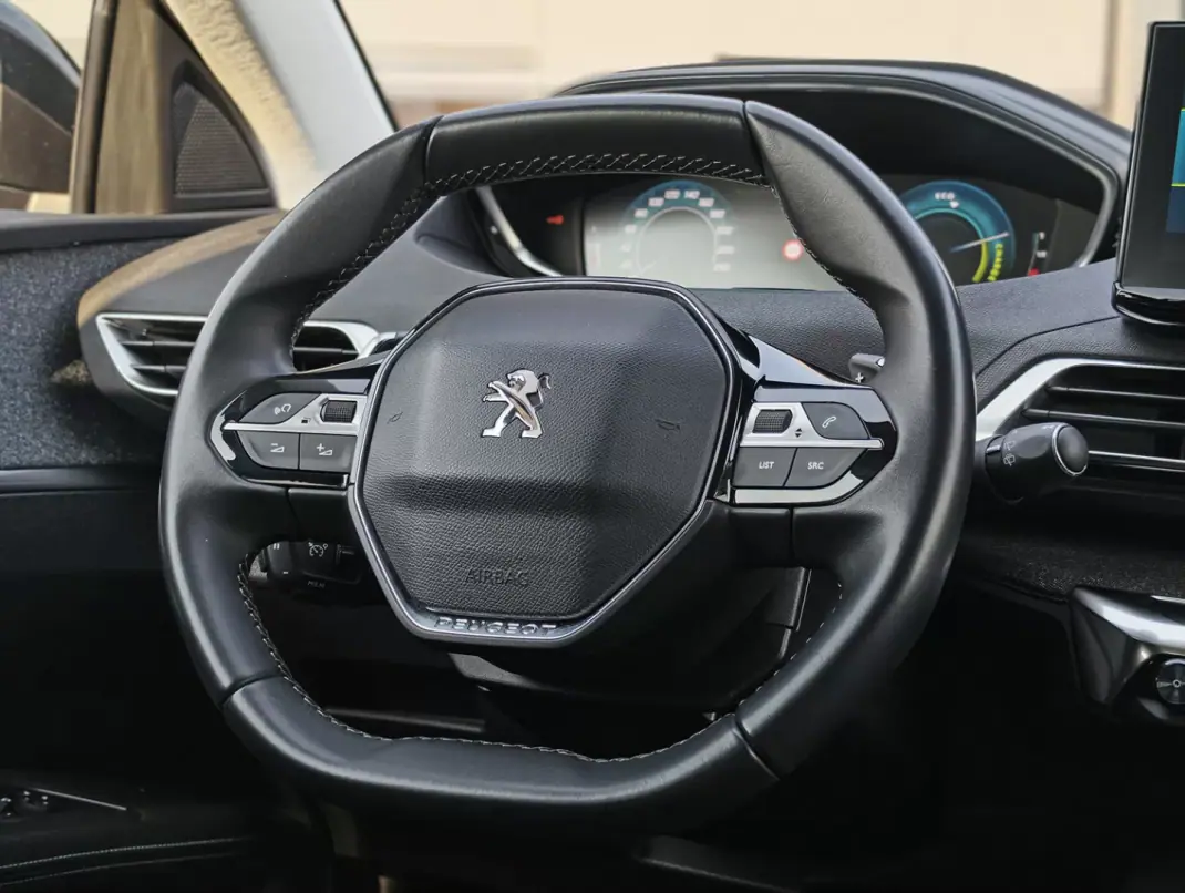 Peugeot 3008 2022 - 22900 EUR, 94350 km - 94350km - foto 15 de 21