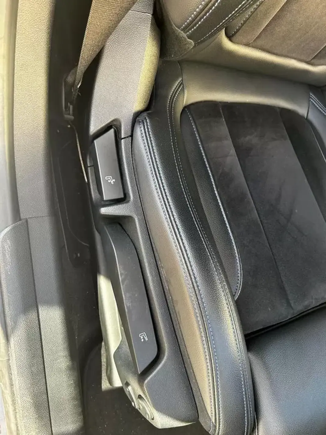 BMW 330 2019 - 30000 EUR, 206305 km - AUTO.MOTO.pt - 206305km - foto 14 de 43