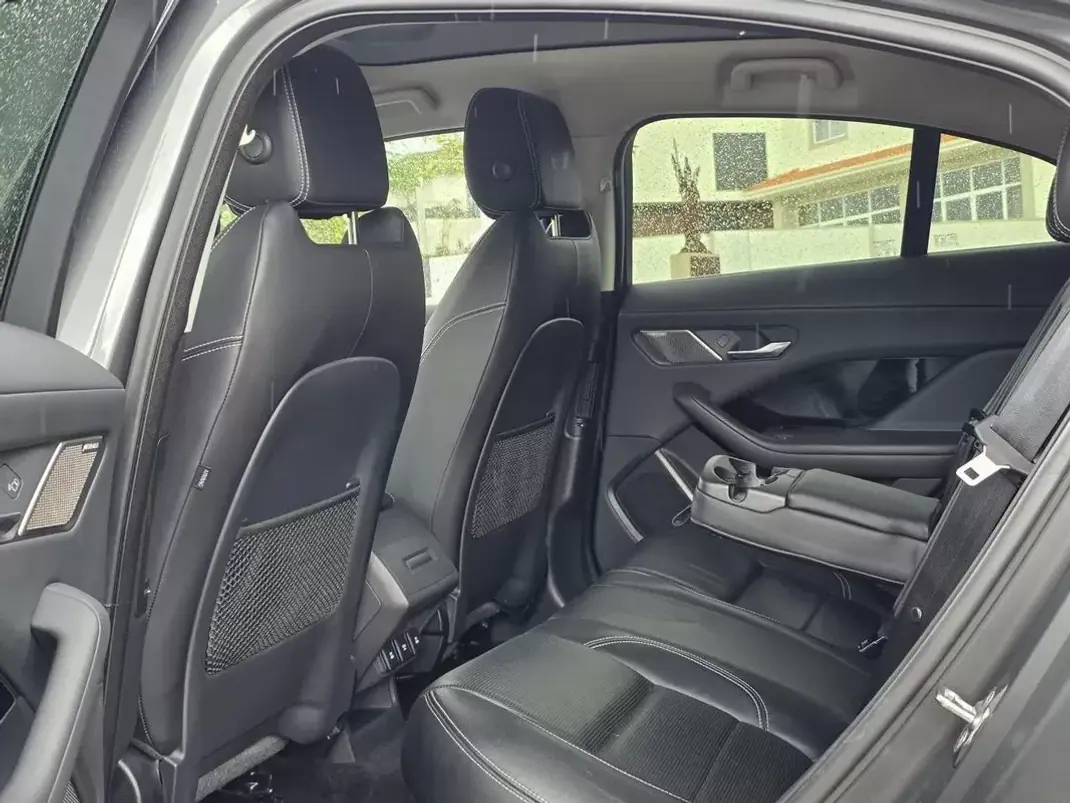 Jaguar I-Pace 2020 - 25999 EUR, 93000 km - AUTO.MOTO.pt - 93000km - foto 15 de 28