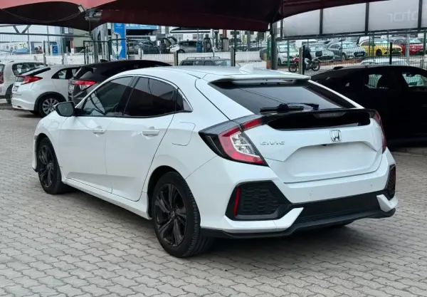 Honda Civic 2017 - 17950 EUR, 90000 km - AUTO.MOTO.pt - 90000km - foto 4 de 20