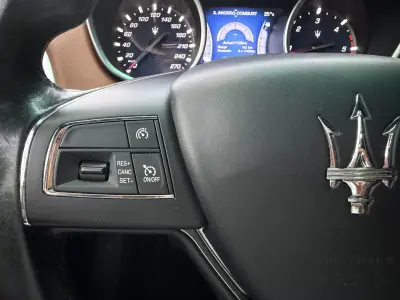 Maserati Ghibli 2014 - 36950 EUR, 112382 km - AUTO.MOTO.pt - 112382km - foto 31 de 50
