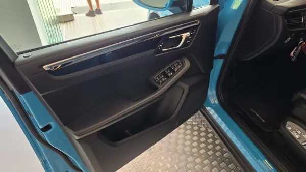 Porsche Macan 2018 - 46900 EUR, 189996 km - AUTO.MOTO.pt - 189996km - foto 34 de 56