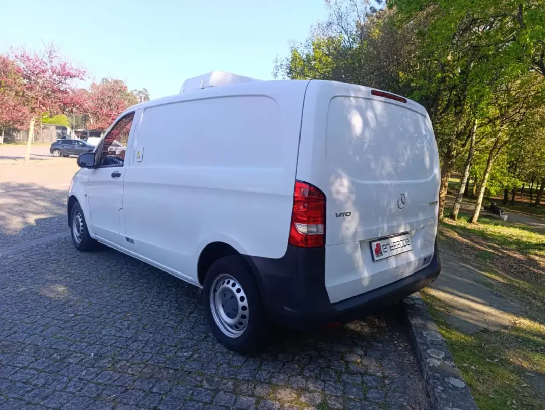 Mercedes-Benz 2017 - 18500 EUR, 74796 km - AUTO.MOTO.pt - 74796km - foto 4 de 17