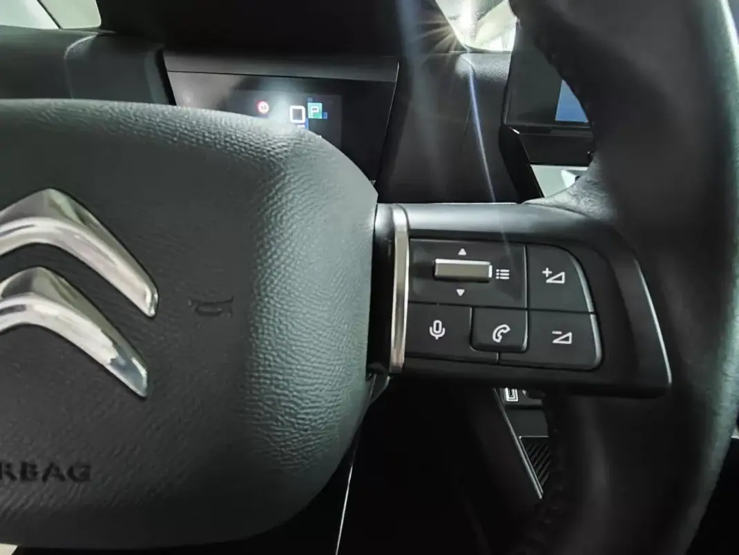 Citroën e-C4 2022 - 18500 EUR, 29900 km - AUTO.MOTO.pt - 29900km - foto 24 de 32