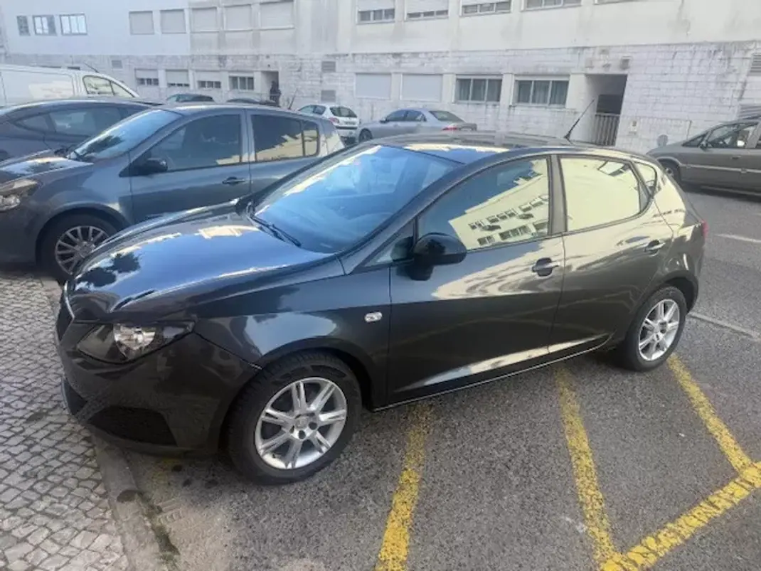 SEAT Ibiza 2010 - 5750 EUR, 156000 km - AUTO.MOTO.pt - 156000km - foto 18 de 33