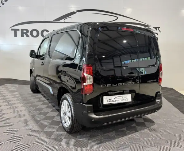 Peugeot Partner 1.5 BlueHDi Standard 2024 - 18900 EUR, 78000 km - AUTO.MOTO.pt - 78000km - foto 34 de 38