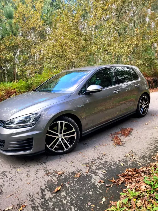 Volkswagen Golf 2015 - 16990 EUR, 218000 km - AUTO.MOTO.pt - 218000km - foto 6 de 25