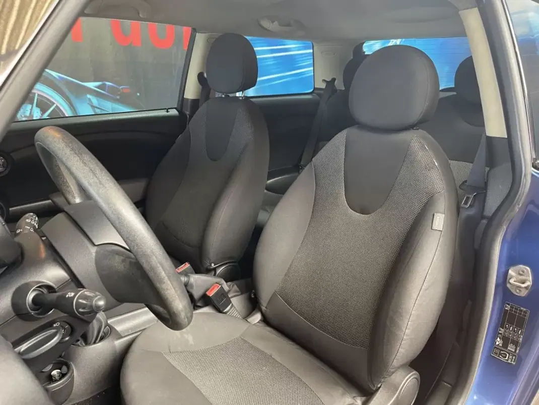 MINI One 2011 - 8500 EUR, 230000 km - AUTO.MOTO.pt - 230000km - foto 26 de 35