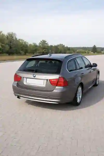 BMW 318 2010 - 7750 EUR, 350000 km - AUTO.MOTO.pt - 350000km - foto 4 de 11