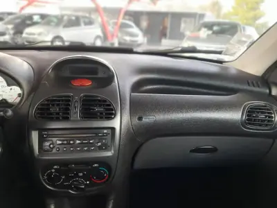 Peugeot 206 SW 2005 - 3950 EUR, 154425 km - AUTO.MOTO.pt - 154425km - foto 9 de 10
