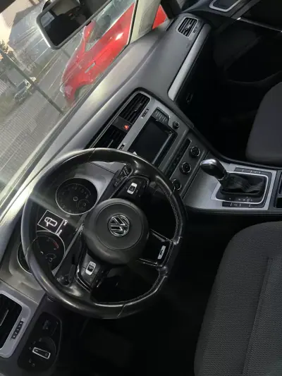 Volkswagen Golf 2014 - 12999 EUR, 218000 km - AUTO.MOTO.pt - 218000km - foto 4 de 6