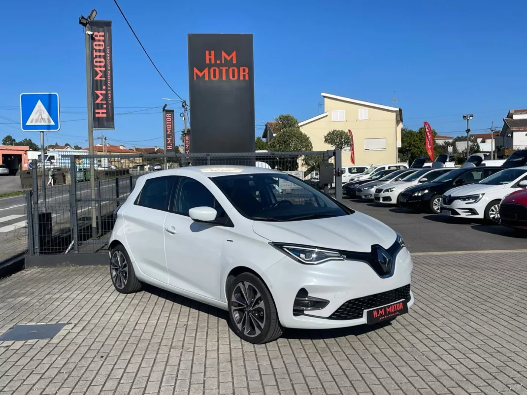 Renault Zoe 2020 - 15900 EUR, 114000 km - AUTO.MOTO.pt - 114000km - foto 1 de 12