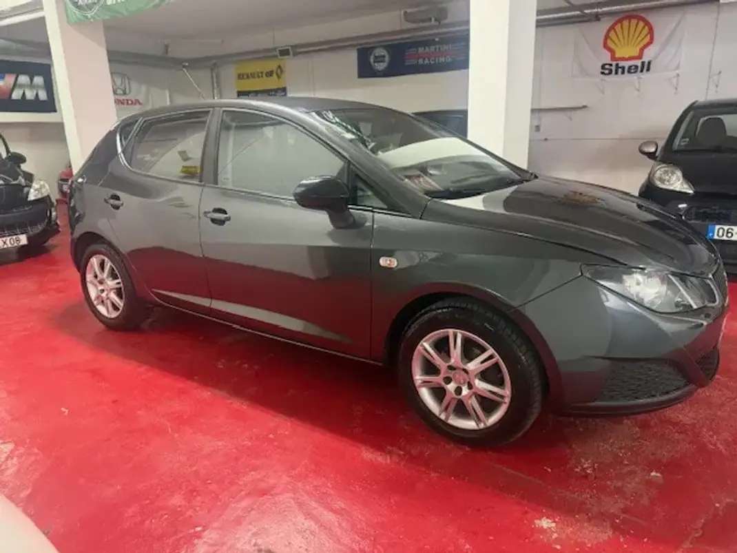 SEAT Ibiza 2010 - 5750 EUR, 156000 km - AUTO.MOTO.pt - 156000km - foto 3 de 33