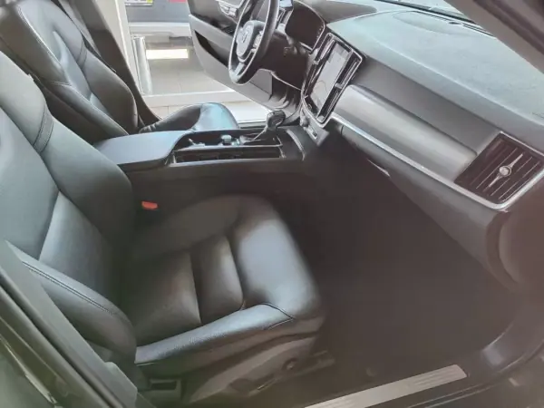 Volvo V90 2018 - 20990 EUR, 188000 km - AUTO.MOTO.pt - 188000km - foto 16 de 35