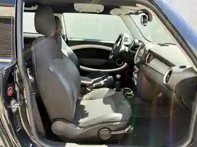 MINI Cooper 2008 - 8900 EUR, 210000 km - AUTO.MOTO.pt - 210000km - foto 5 de 12