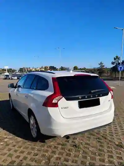 Volvo V60 2015 - 8900 EUR, 206200 km - 206200km - foto 4 de 11