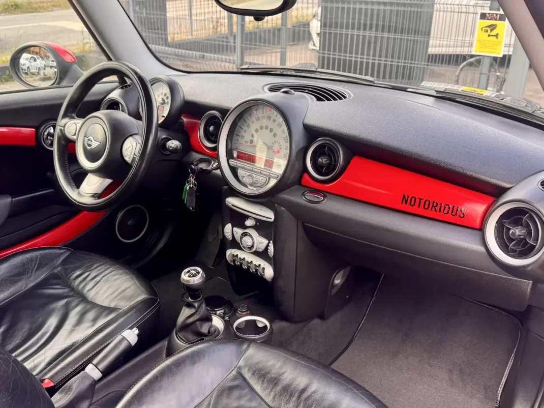 MINI 3 Portas 2009 - 8500 EUR, 167000 km - AUTO.MOTO.pt - 167000km - foto 9 de 19