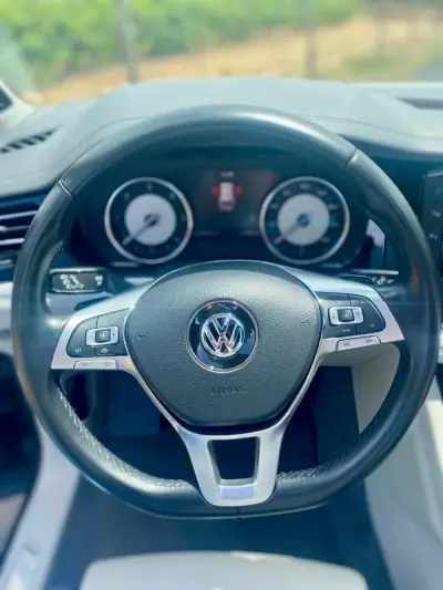 Volkswagen Touareg 2019 - 47500 EUR, 111935 km - AUTO.MOTO.pt - 111935km - foto 7 de 25