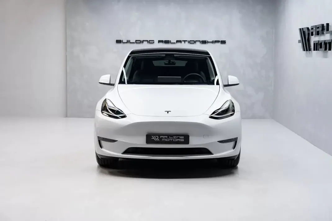 Tesla Model Y 2023 - 35950 EUR, 57000 km - 57000km - foto 5 de 49