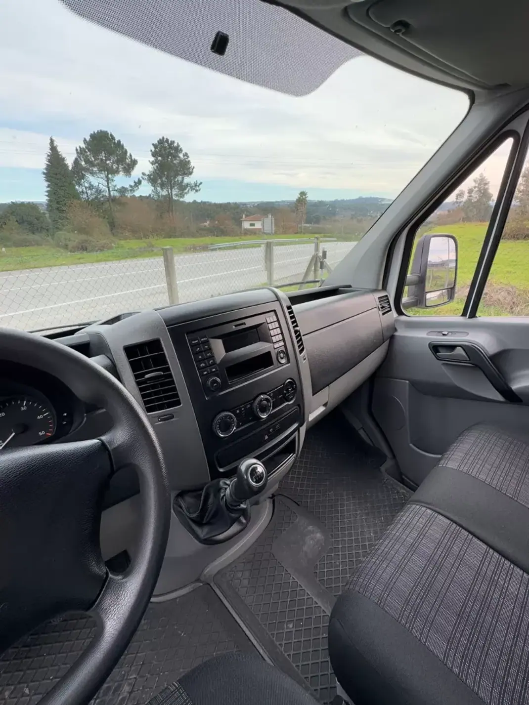 Mercedes-Benz Sprinter 2015 - 21250 EUR, 223754 km - AUTO.MOTO.pt - 223754km - foto 8 de 10