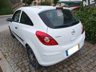 Opel CORSA VAN 1.3 CDTI 2007 - 3490 EUR, 180251 km - AUTO.MOTO.pt - 180251km - foto 5 de 9