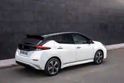 Nissan Leaf 2018 - 12500 EUR, 179000 km - AUTO.MOTO.pt - 179000km - foto 2 de 6