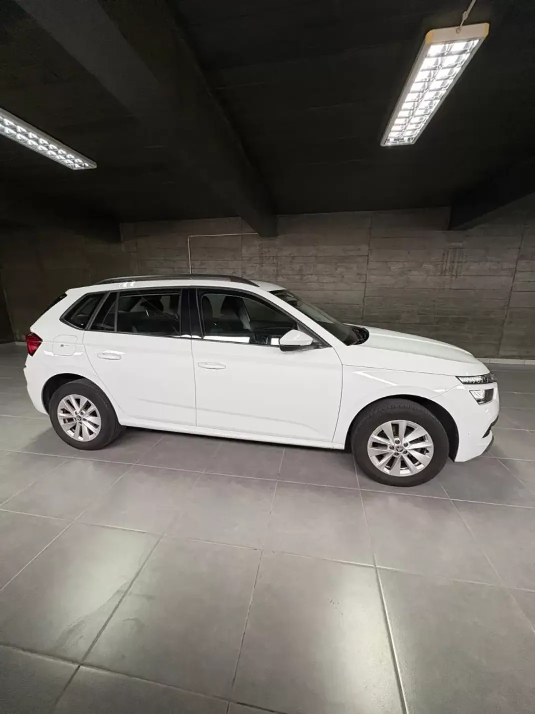Skoda Kamiq 2023 - 17400 EUR, 55800 km - AUTO.MOTO.pt - 55800km - foto 3 de 10