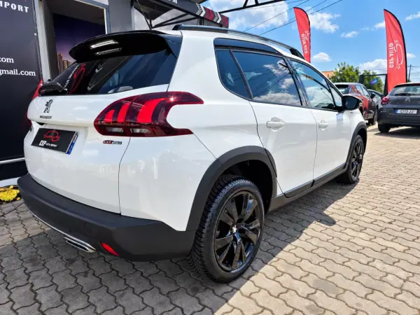 Peugeot 2008 2018 — photo 2 of 18