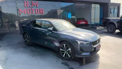 Polestar 2 2021 — foto 2 de 12