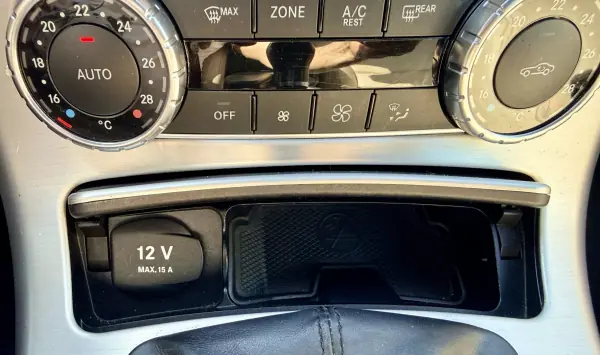 Mercedes-Benz SLK 200 2011 - 25950 EUR, 116975 km - AUTO.MOTO.pt - 116975km - foto 40 de 80
