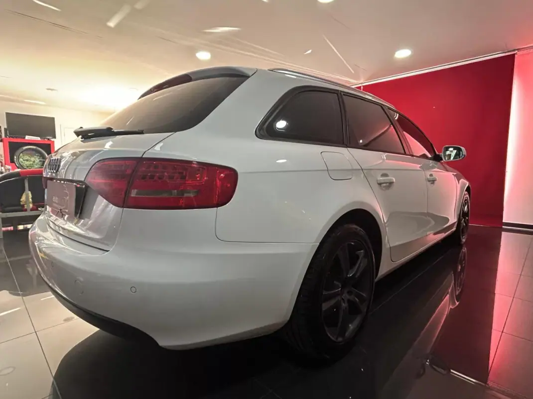 Audi A4 Avant 2011 - 10950 EUR, 315177 km - AUTO.MOTO.pt - 315177km - foto 7 de 21