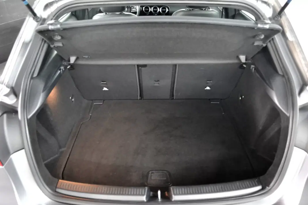 Mercedes-Benz A 180 2019 - 19950 EUR, 121000 km - 121000km - foto 27 de 28