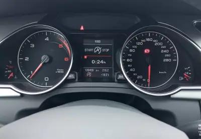 Audi A5 Sportback 2011 - 17500 EUR, 120459 km - AUTO.MOTO.pt - 120459km - foto 12 de 31